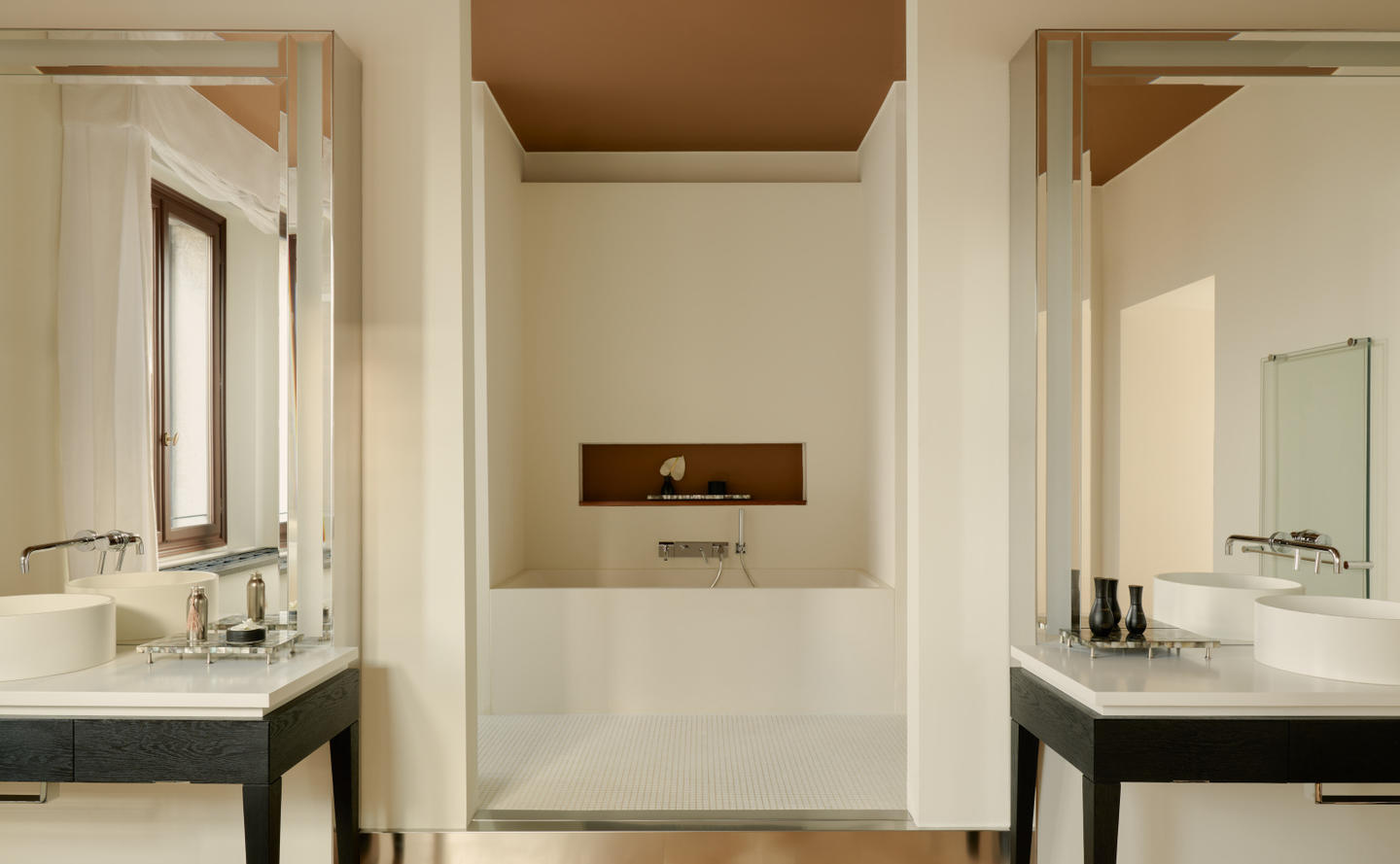 Aman Venice, Italy - Accommodation Palazzo Chamber Luminoso Bathroom