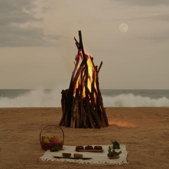 Amanera-Experiences-Lunar-Healing-Beach-Bonfire.jpg