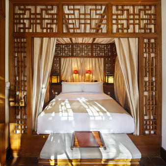 Aman Summer Palace, China - Deluxe Suite, Bedroom