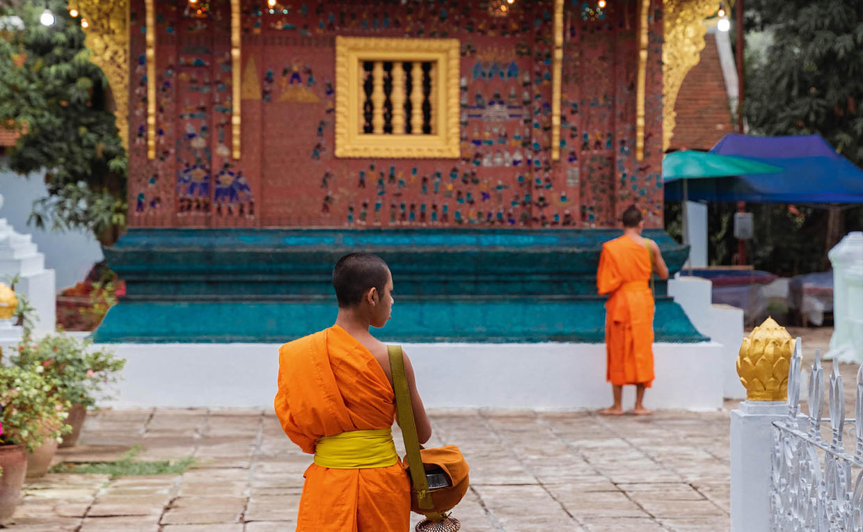 Amantaka, Laos - Cultural sites, Monks