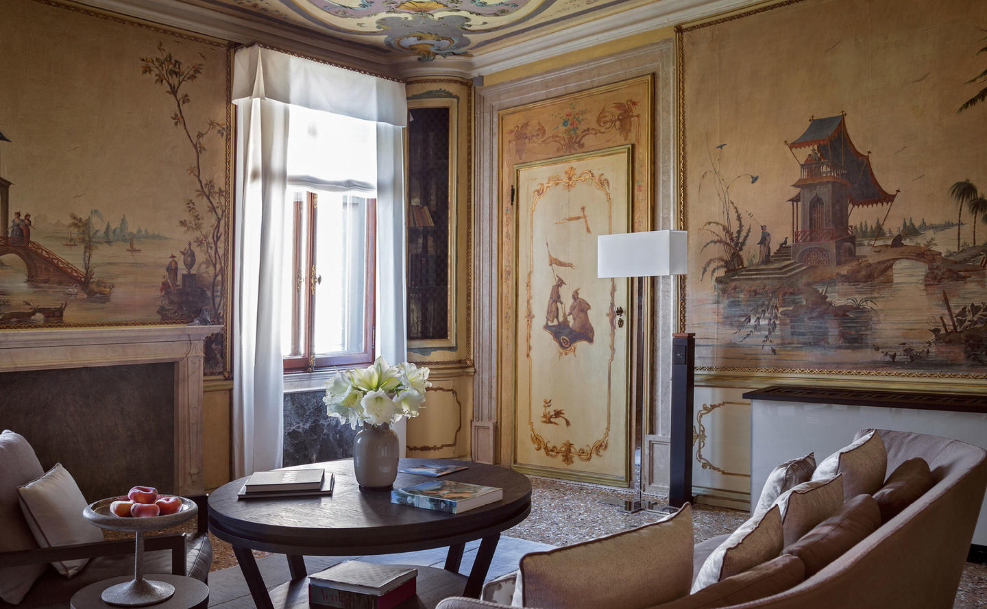Living Area, Alcova Tiepolo Suite - Aman Venice, Italy