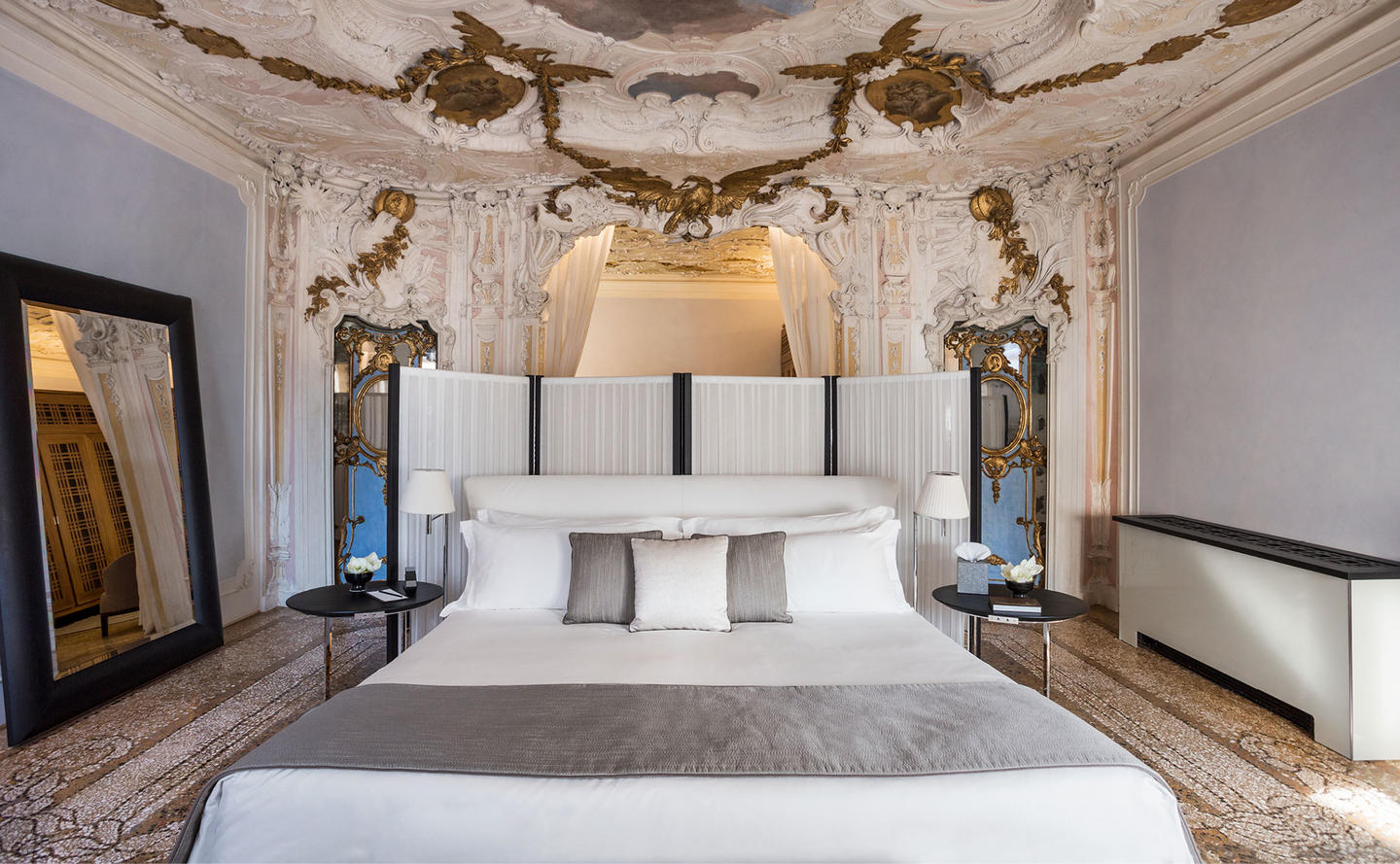 Bedroom, Alcova Tiepolo Suite - Aman Venice, Italy