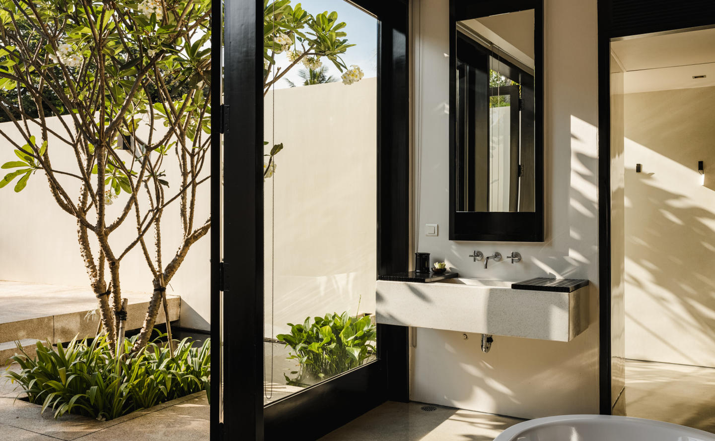 Amansara, Cambodia - Suite, Bathroom