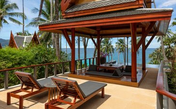 Pavillon avec piscine face à l'océan à Amanpuri, resort en Thaïlande.