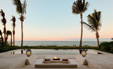 Beachfront casita with infinity pool overlooking the Pacific at sunset, Amanvari.