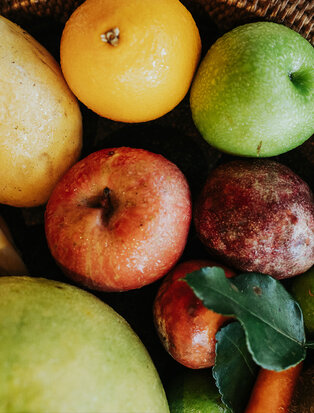Assorted fresh apples and carrots at Amanpuri.