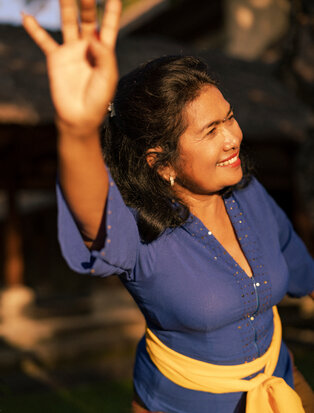 Amandari, Indonesia - Amansanti, Ibu Agung, Dancer