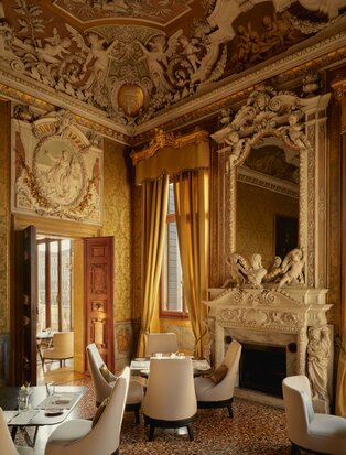 Aman Venice, Dining