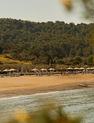 Amanzoe, Dining