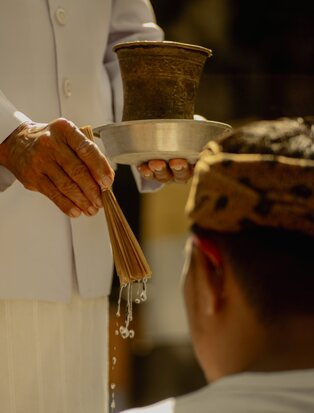 Amandari, Indoneisa - Melukat Water Blessing with Priest