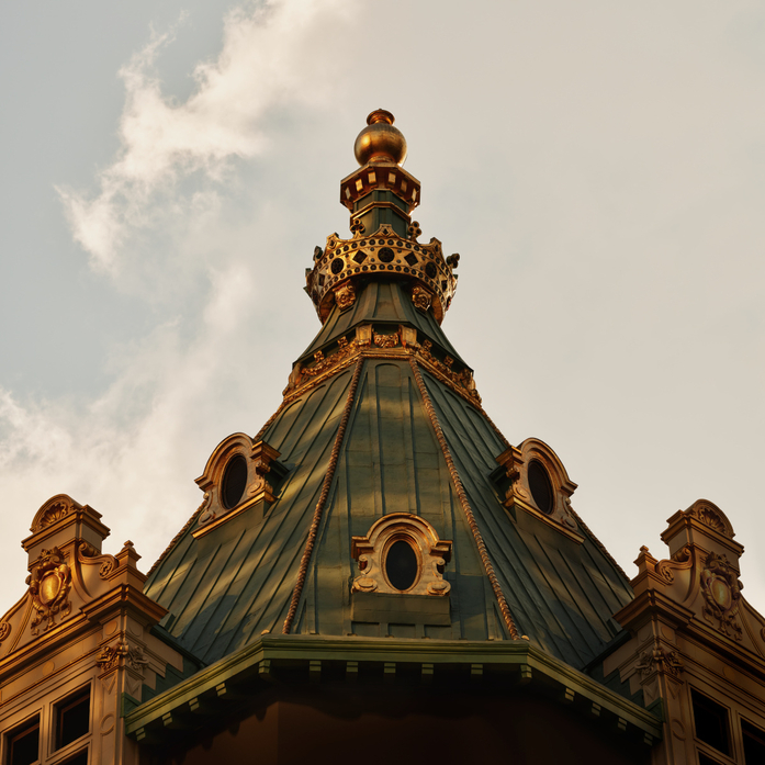 aman_new_york_usa_exterior_crown_detai