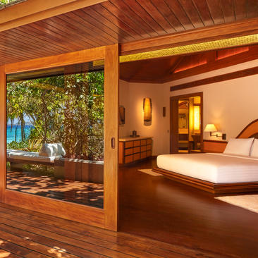 Chambre avec terrasse ouverte sur le jardin, Amanpulo resort, Philippines.