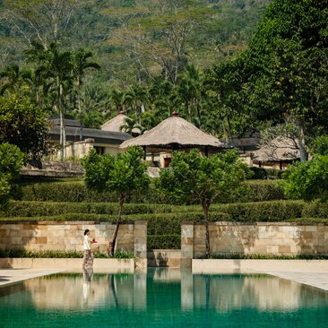 Amanjiwo, Indonesia, A Family Escape