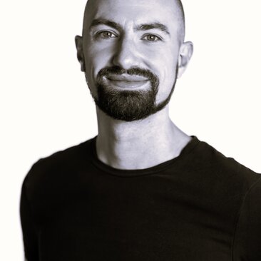 Portrait noir et blanc de Matteo Pasquali à Amanyara