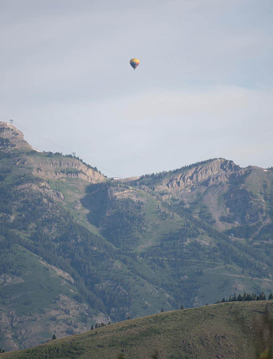 Amangani, Wyoming - Mountainscape, Hot Air Balloon