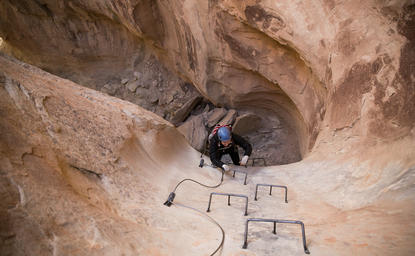 Escalante Grand Staircase, canyon climbing