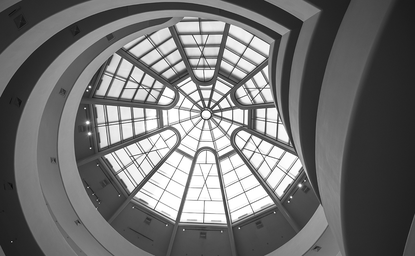 Cupola circolare con lucernario geometrico presso Aman New York, hotel.