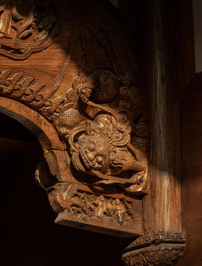 Carved wooden architectural detail at Amanyangyun Shanghai, featuring traditional ornamental craftsmanship.