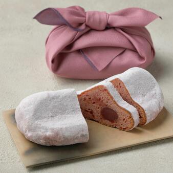 aman-kyoto-sakura-stollen-s