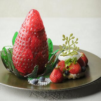 aman-kyoto-art-of-strawberry-s