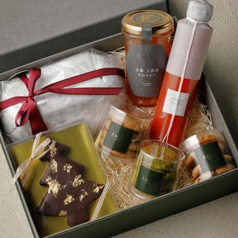 aman-kyoto-christmas-gift-box-s